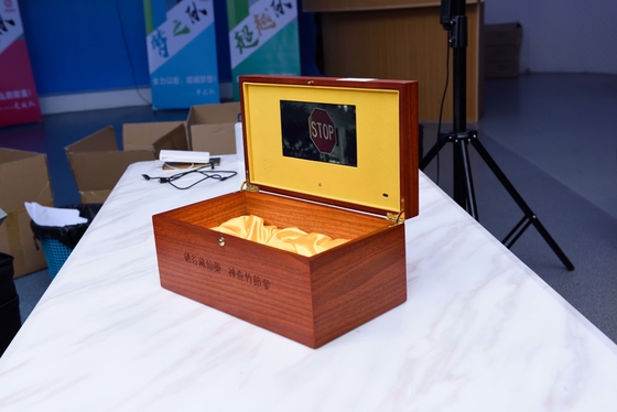 OEM visuel de boîte en bois de cadeau d'écran d'affichage à cristaux liquides de HD pour le marketing promotionnel
